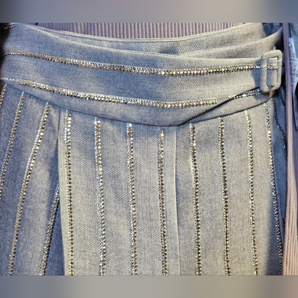 Chic Silver Striped Suit Set - Picture 3 of 9